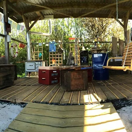 Hues Sanskiin *brombelbei* *