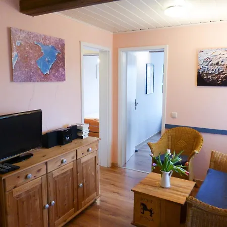 Hues Sanskiin *brombelbei* *